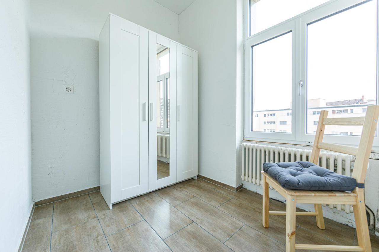 Simple Rooms - Yellow Inn St. Gallen Exteriör bild