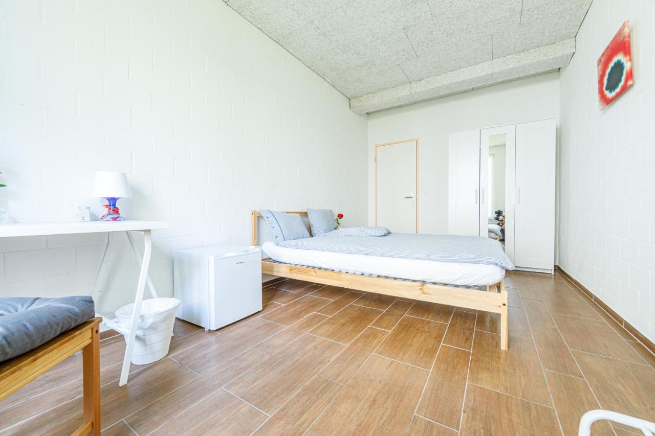 Simple Rooms - Yellow Inn St. Gallen Exteriör bild