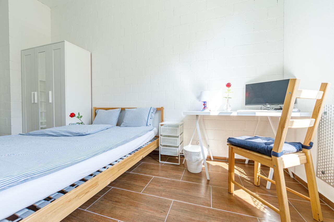 Simple Rooms - Yellow Inn St. Gallen Exteriör bild