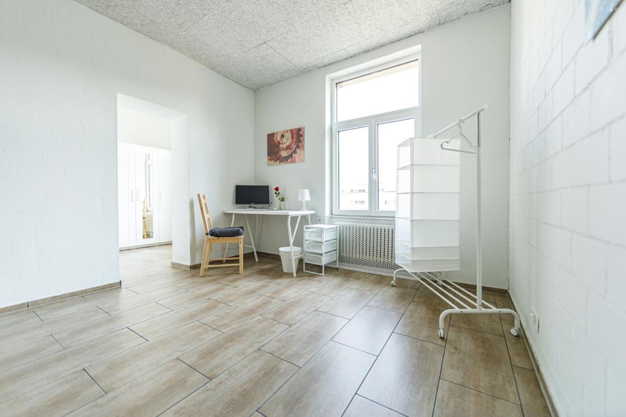 Simple Rooms - Yellow Inn St. Gallen Exteriör bild
