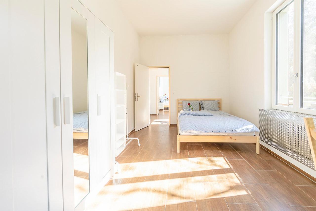Simple Rooms - Yellow Inn St. Gallen Exteriör bild